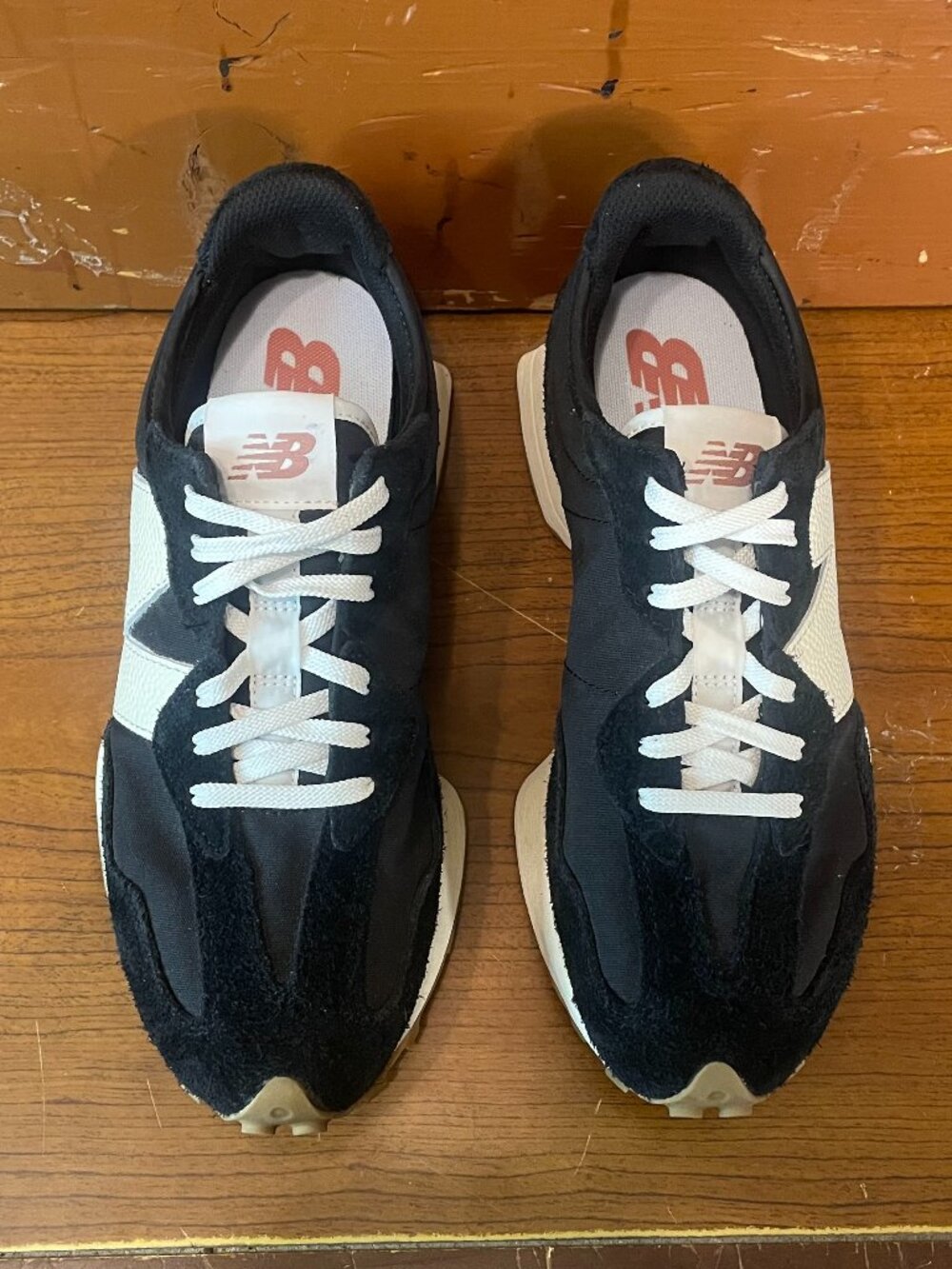 NEW BALANCE 327 Women’s Size 9 B Black Suede Athletic Sneakers Shoes WS327BL - Picture 8 of 9